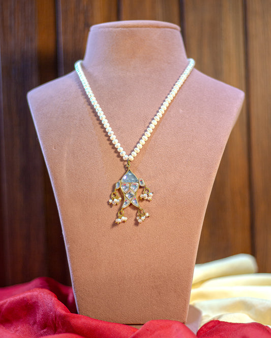 Elegant Pearl Necklace with Kundan Pendant