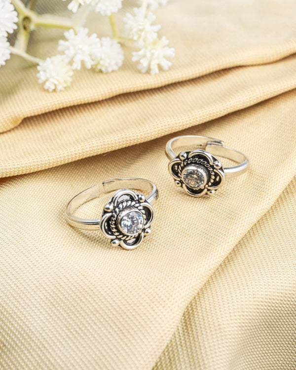 92.5 Sterling Silver Oxidized White Stone Floral Toe Rings | Antique Solitaire Bichhiya