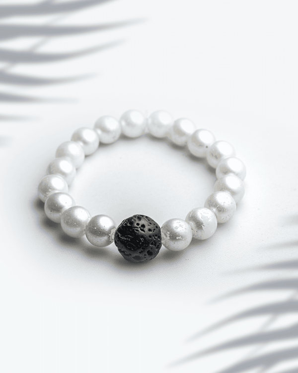 Shell Pearl & Single Lava Stone Bracelet (9mm) | Black & White Contrast Jewelry