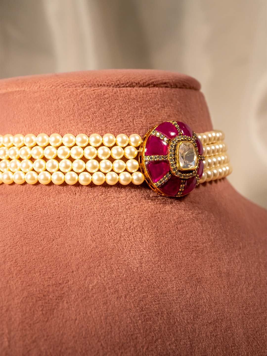 Ruby Kundan centrepiece close-up on silver choker by Hardik Jewels