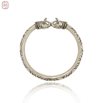 Hardik Jewels Elephant Head Jewelry Bracelet in Silver