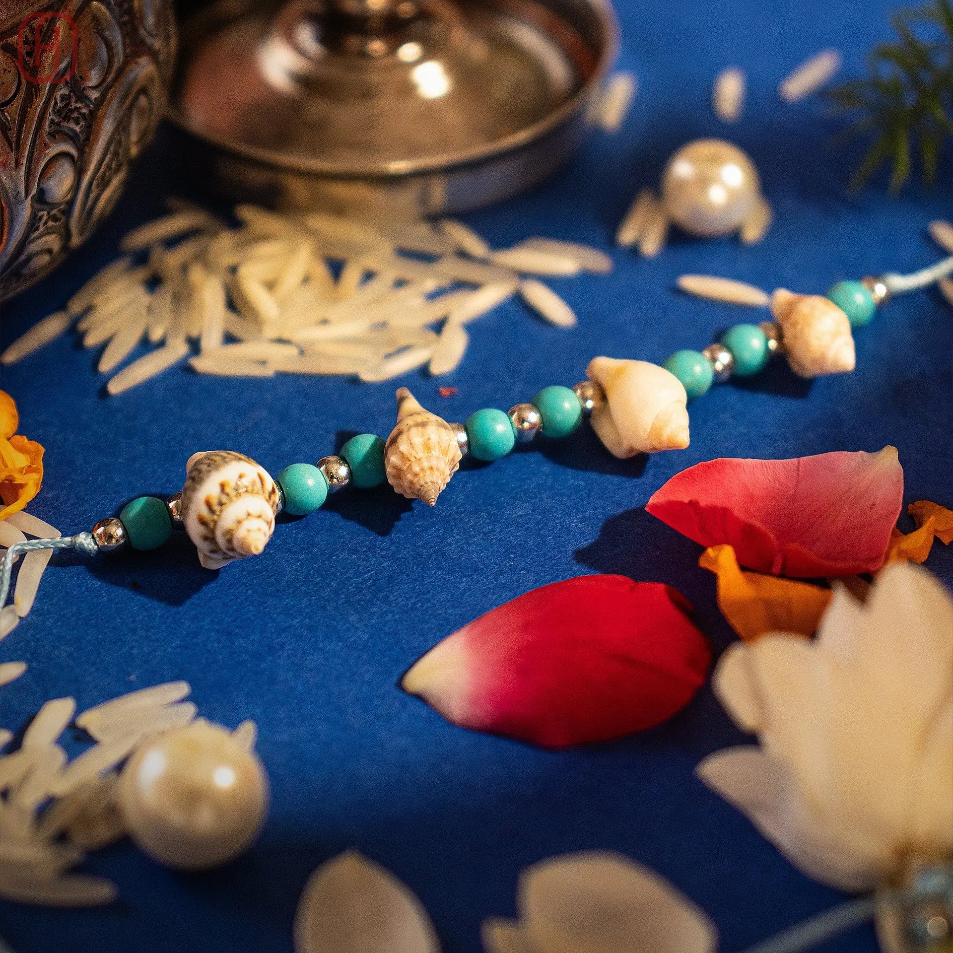 Hardik Jewels Shankh Silver Rakhi Online - Handcrafted Elegance.