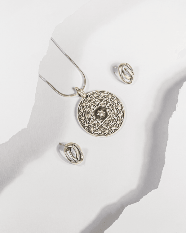 Oxidized 925 Sterling Silver Star Mandala Pendant Set with Knot Studs (Chain Not Included)