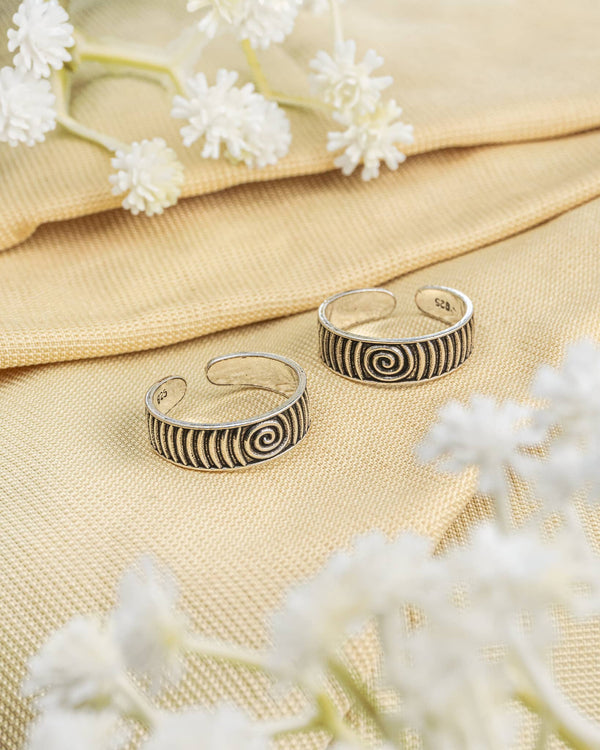 92.5 Sterling Silver Oxidized Spiral Band Toe Rings | Tribal Swirl Bichhiya