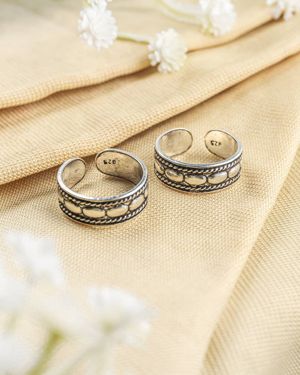 92.5 Sterling Silver Oxidized Oval Bead & Rope Band Toe Rings | Antique Rice Grain Bichhiya