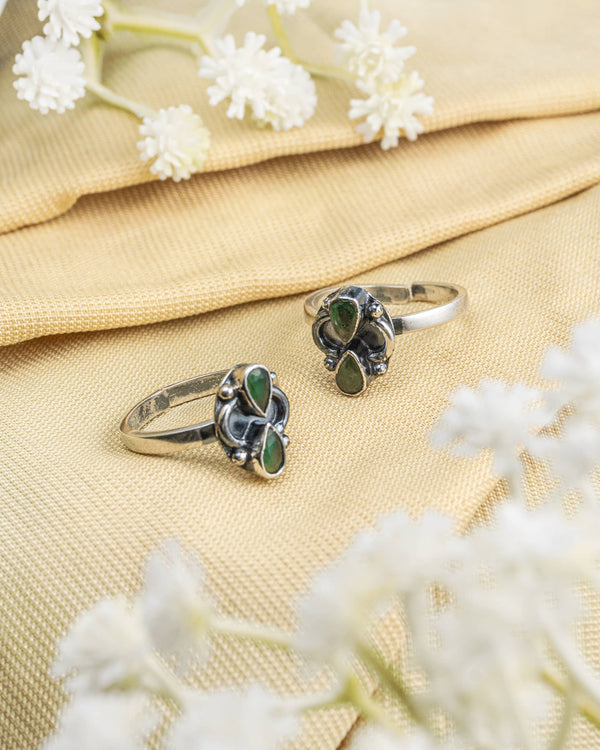 92.5 Sterling Silver Oxidized Green Double Teardrop Toe Rings | Antique Emerald Bichhiya
