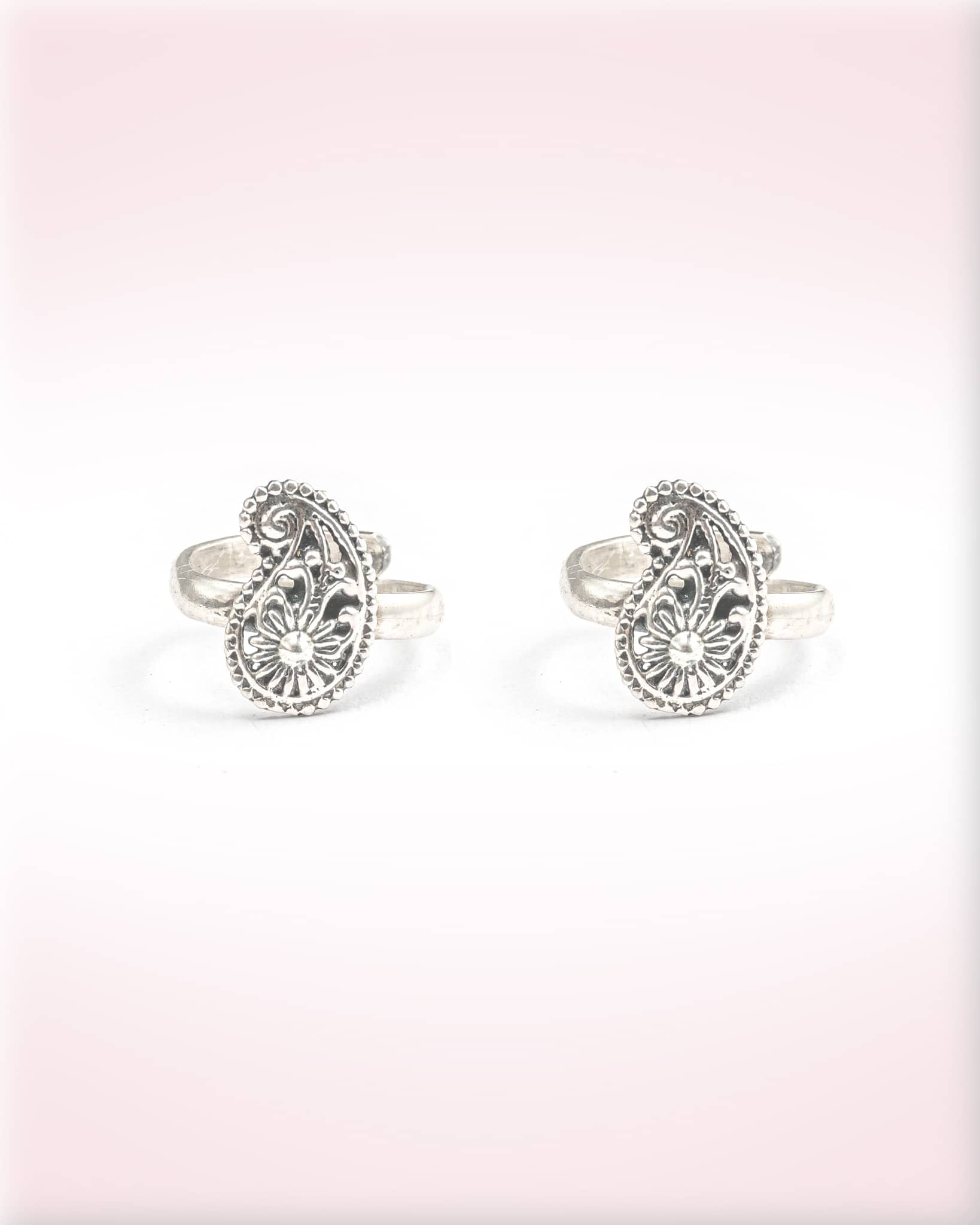 92.5 Sterling Silver Oxidized Paisley Motif Toe Rings | Antique Kairi Bichhiya