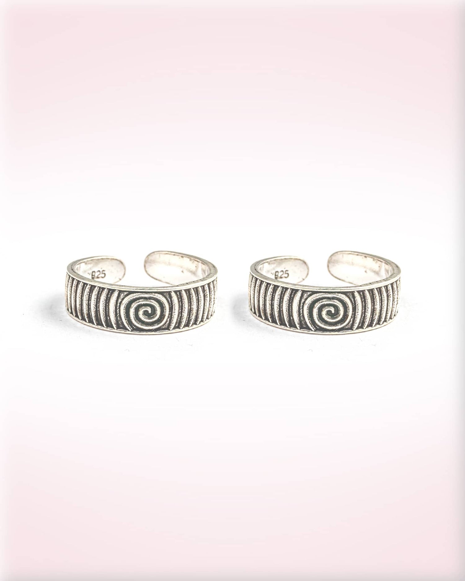 92.5 Sterling Silver Oxidized Spiral Band Toe Rings | Tribal Swirl Bichhiya
