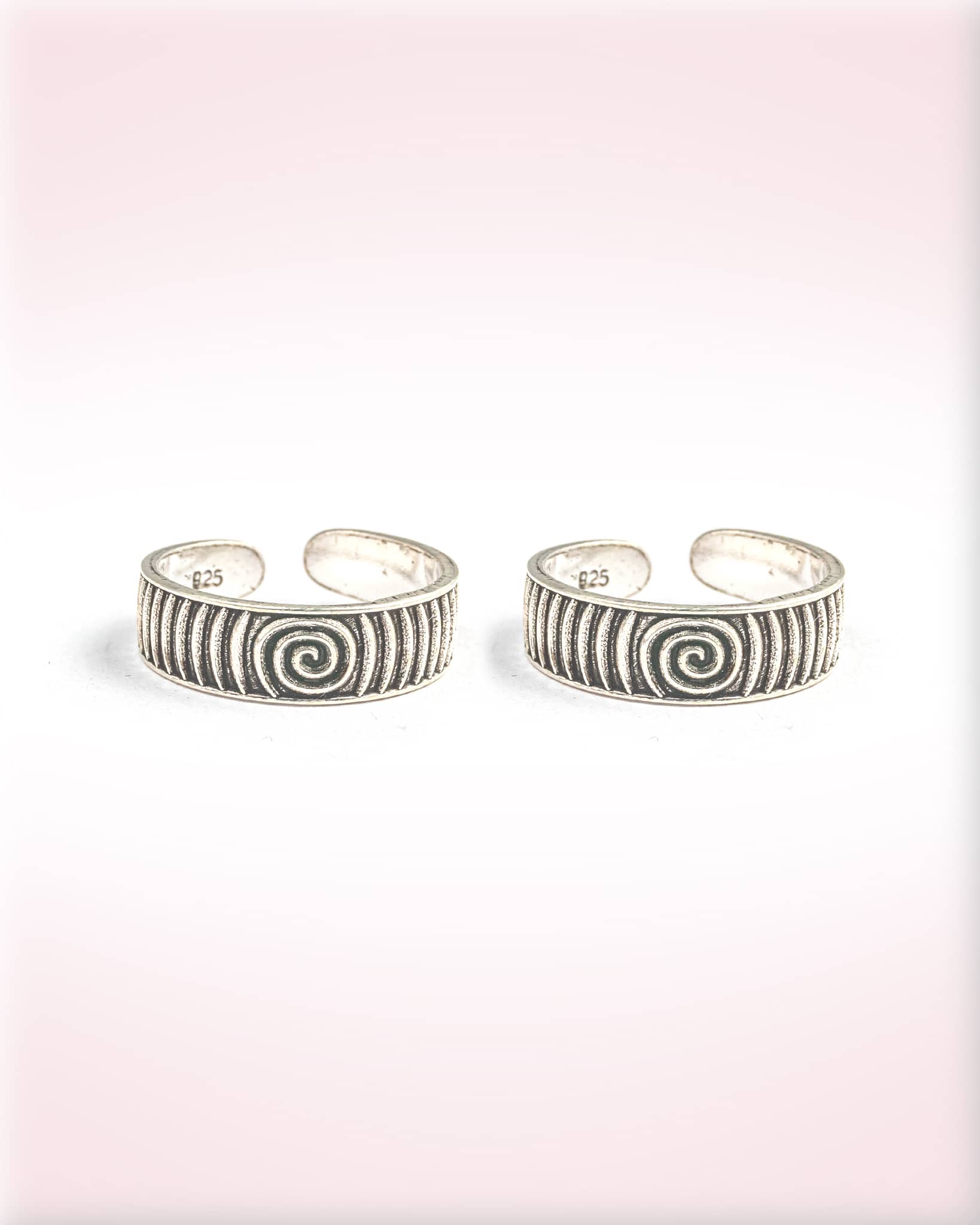 92.5 Sterling Silver Oxidized Spiral Band Toe Rings | Tribal Swirl Bichhiya