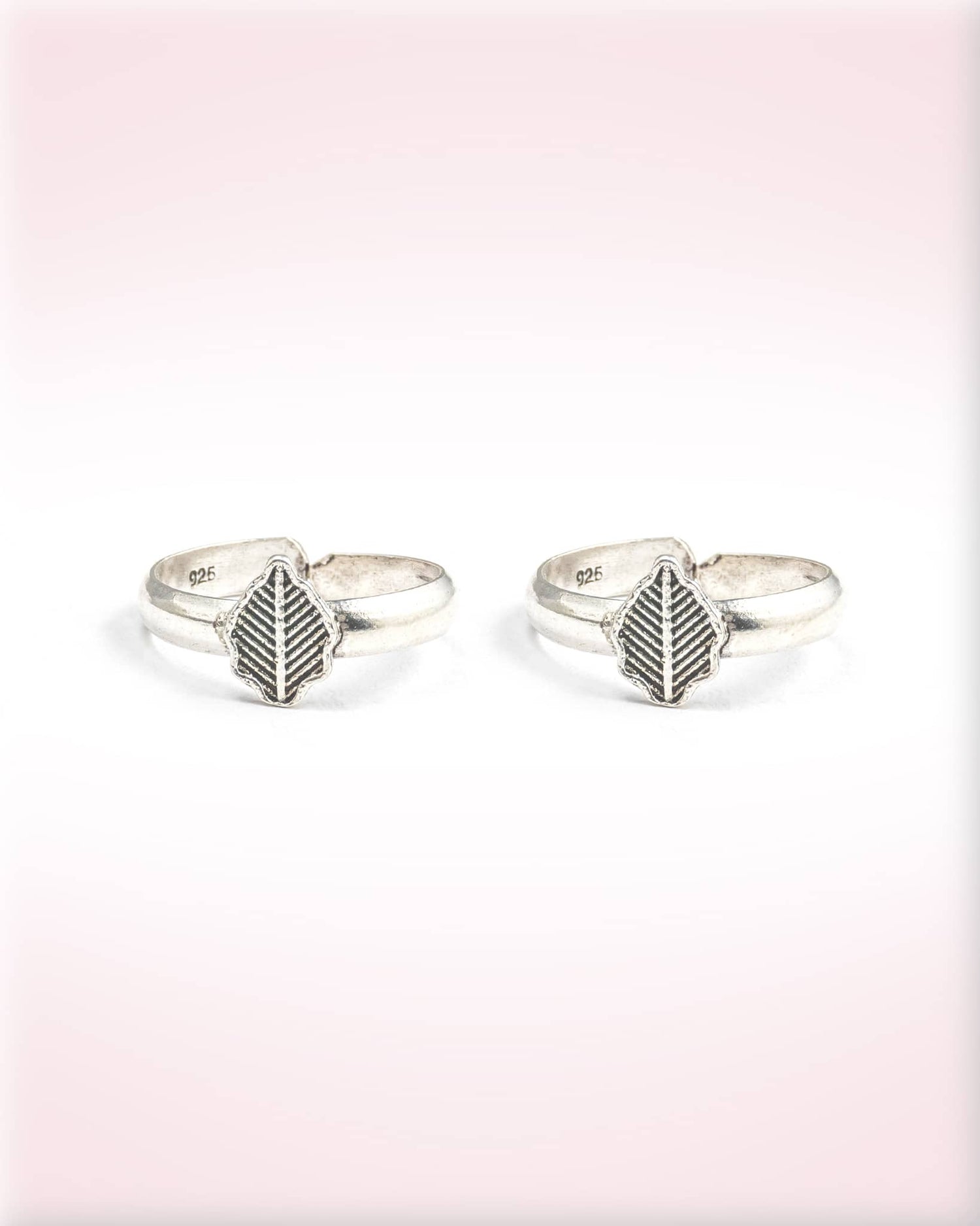 92.5 Sterling Silver Oxidized Leaf Motif Toe Rings | Antique Foliage Bichhiya