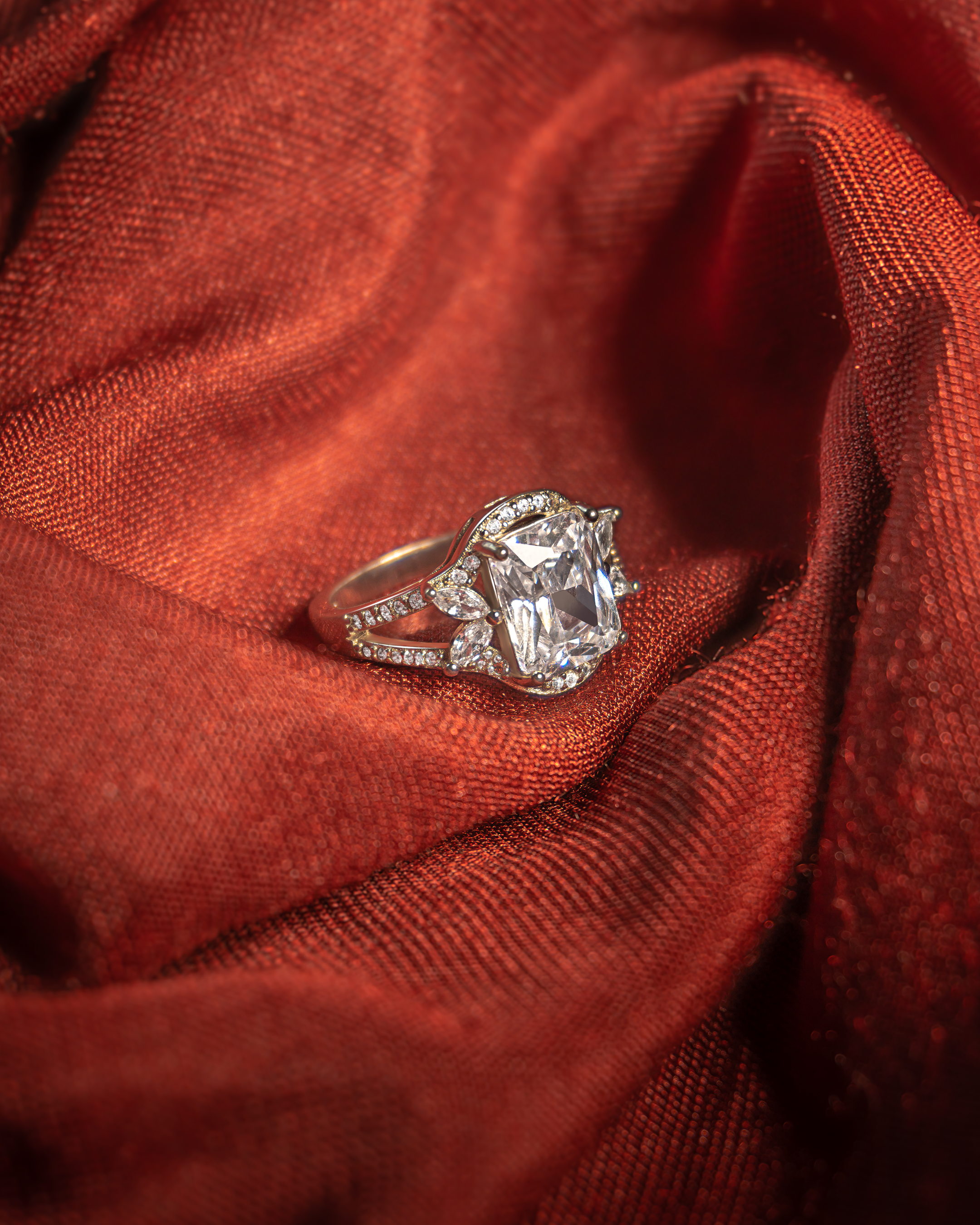 The Majestic Solitaire Sterling Silver 925 Ring