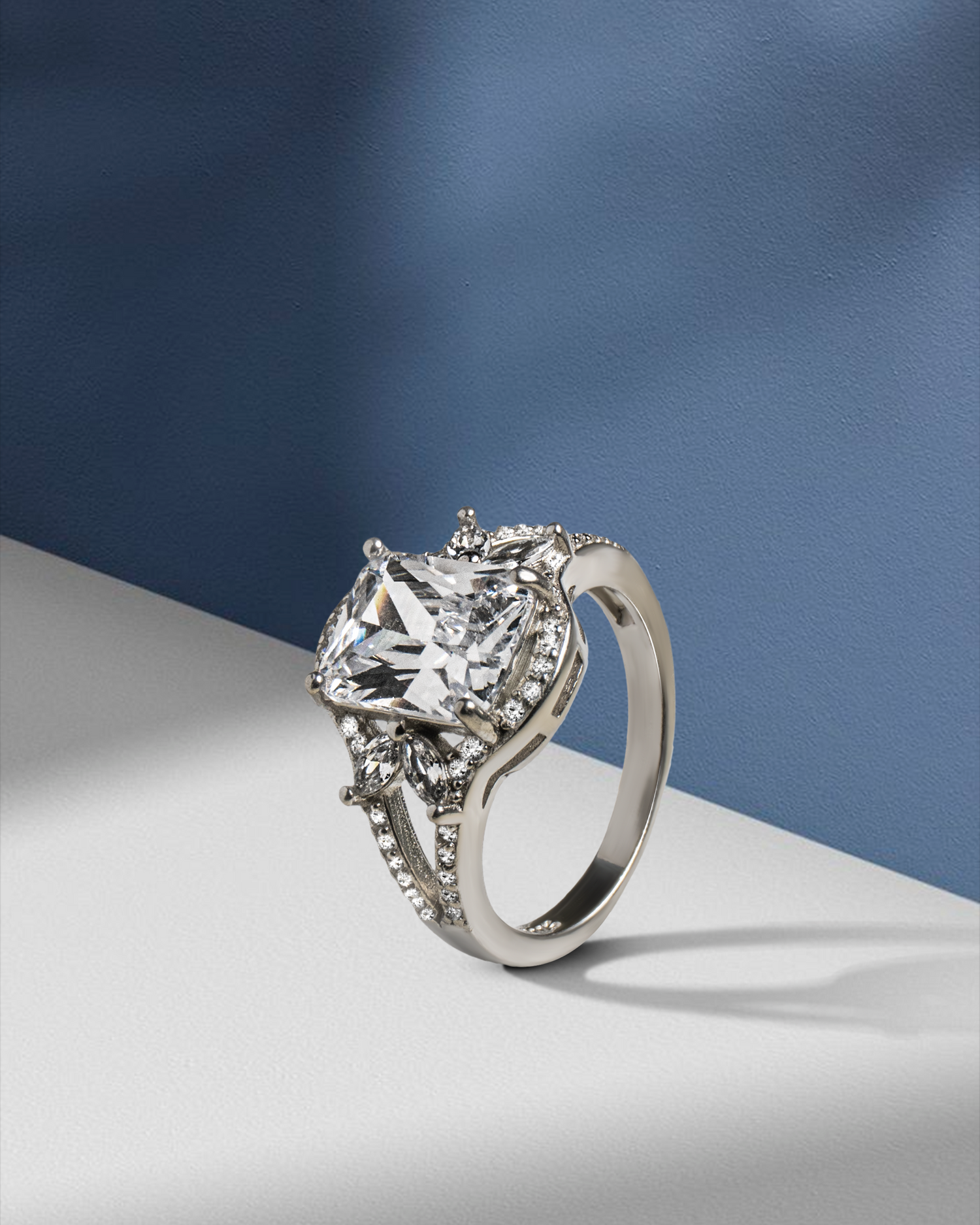 The Majestic Solitaire Sterling Silver 925 Ring