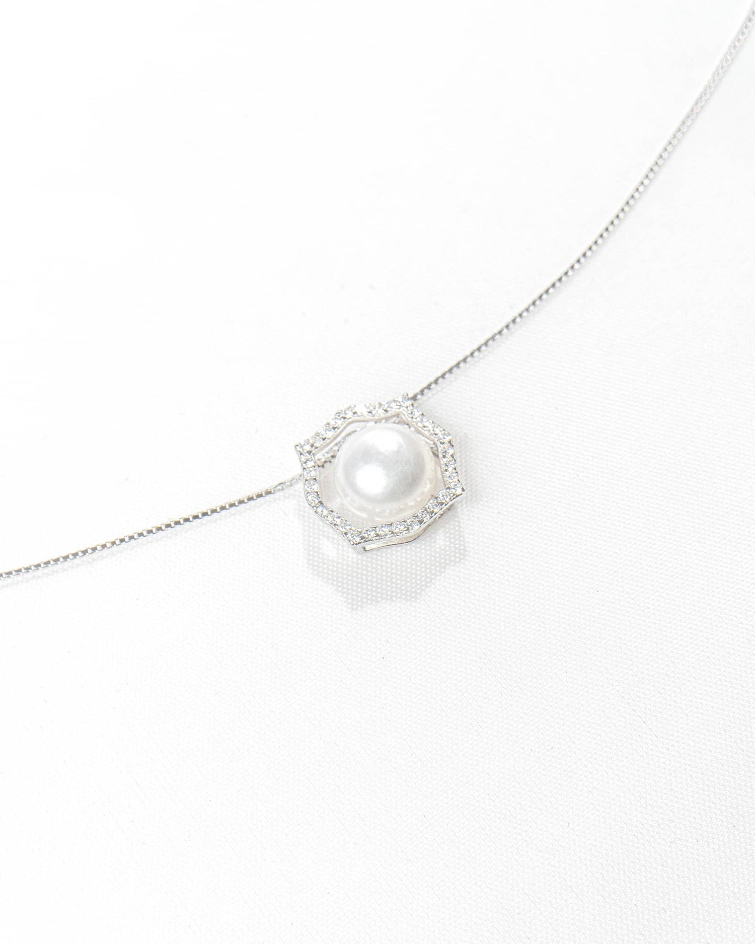 92.5 Sterling Silver Pearl &amp; American Diamond Geometric Halo Necklace | Modern AD Pendant