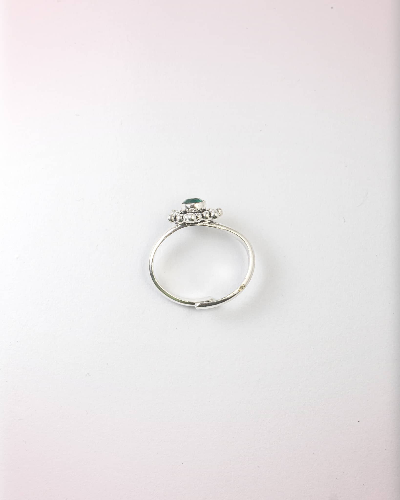 92.5 Sterling Silver Oxidized Green Stone Floral Toe Rings | Antique Marcasite Style Bichhiya