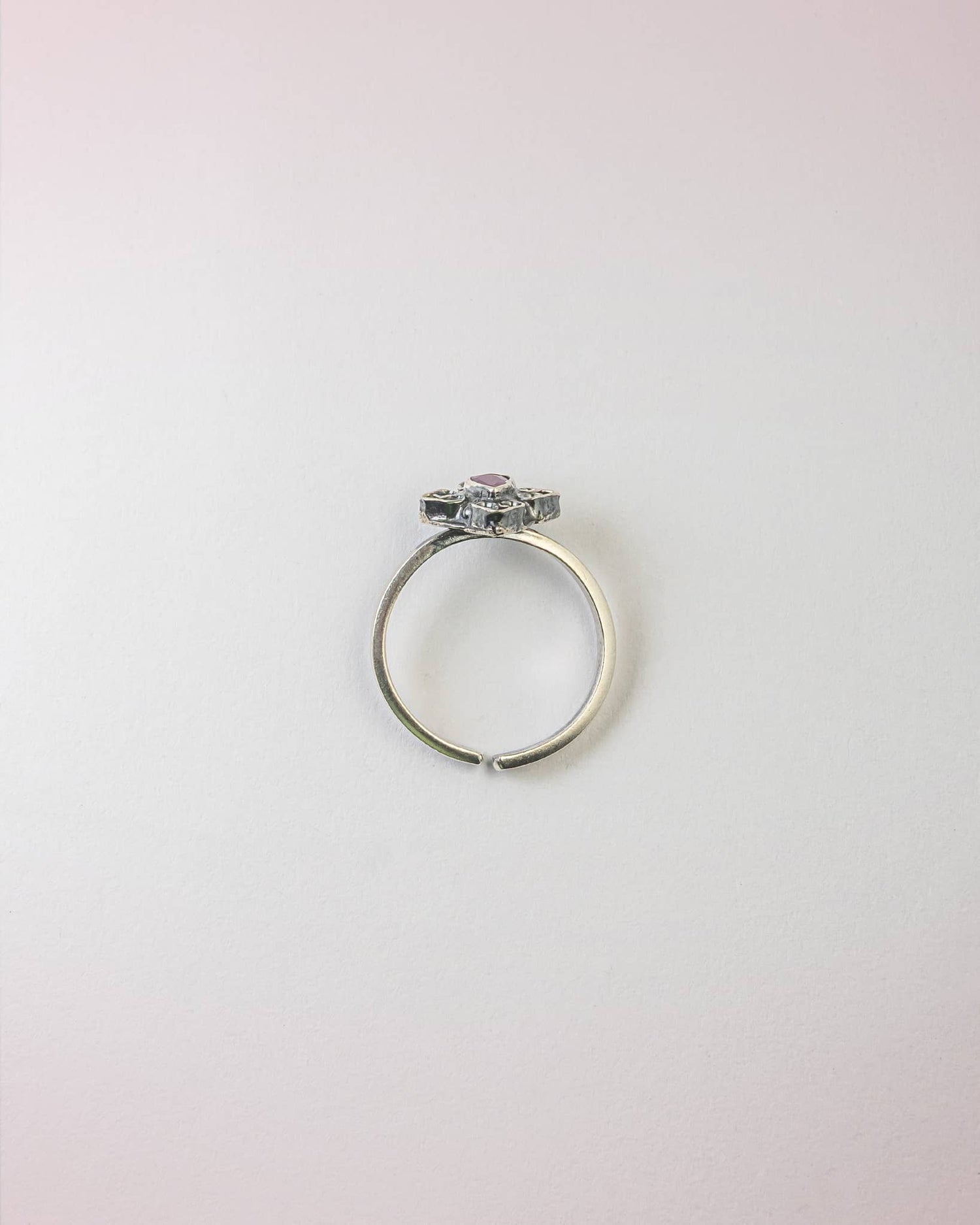 92.5 Sterling Silver Oxidized Purple Stone Diamond Toe Rings | Geometric Rhombus Bichhiya