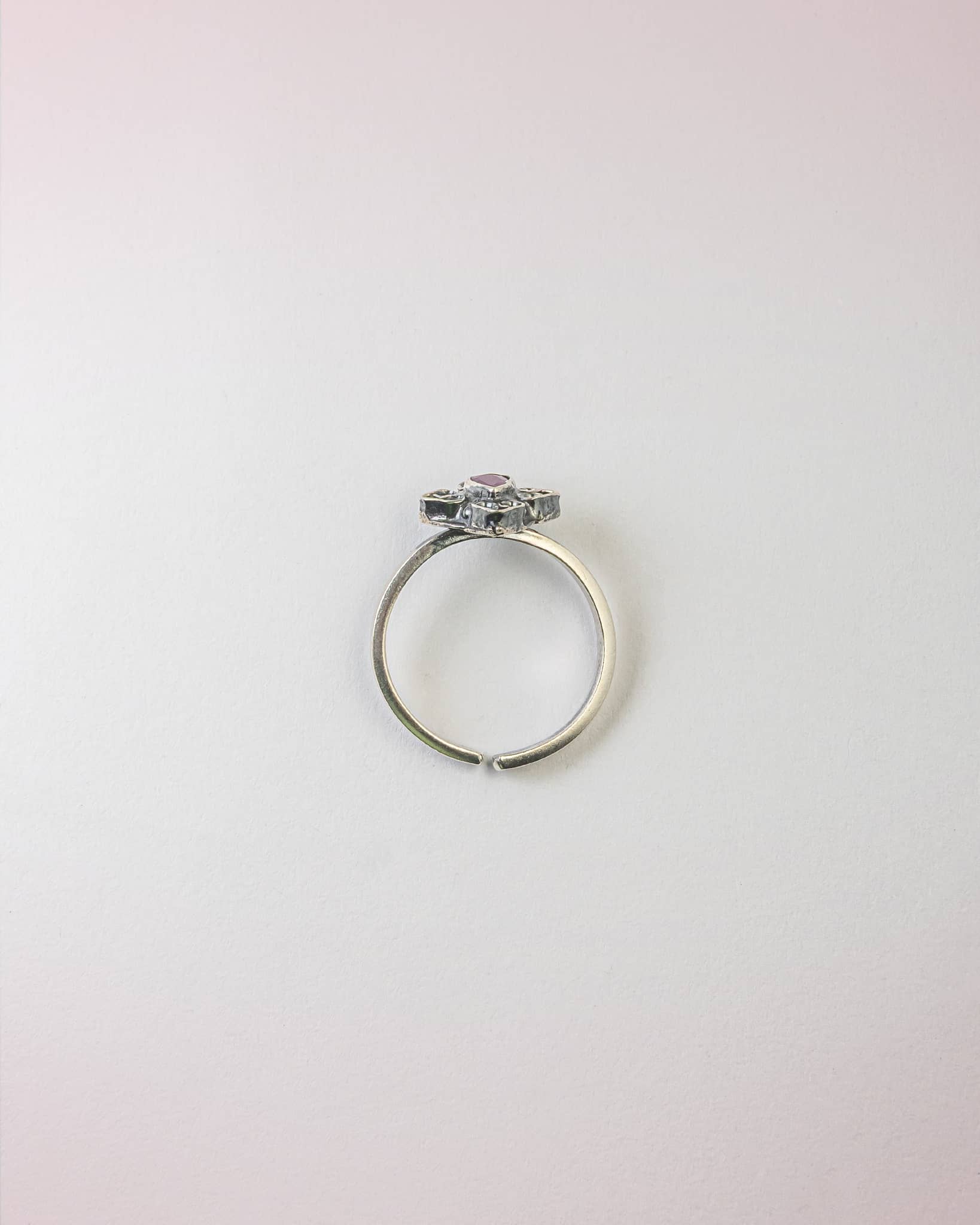 92.5 Sterling Silver Oxidized Purple Stone Diamond Toe Rings | Geometric Rhombus Bichhiya