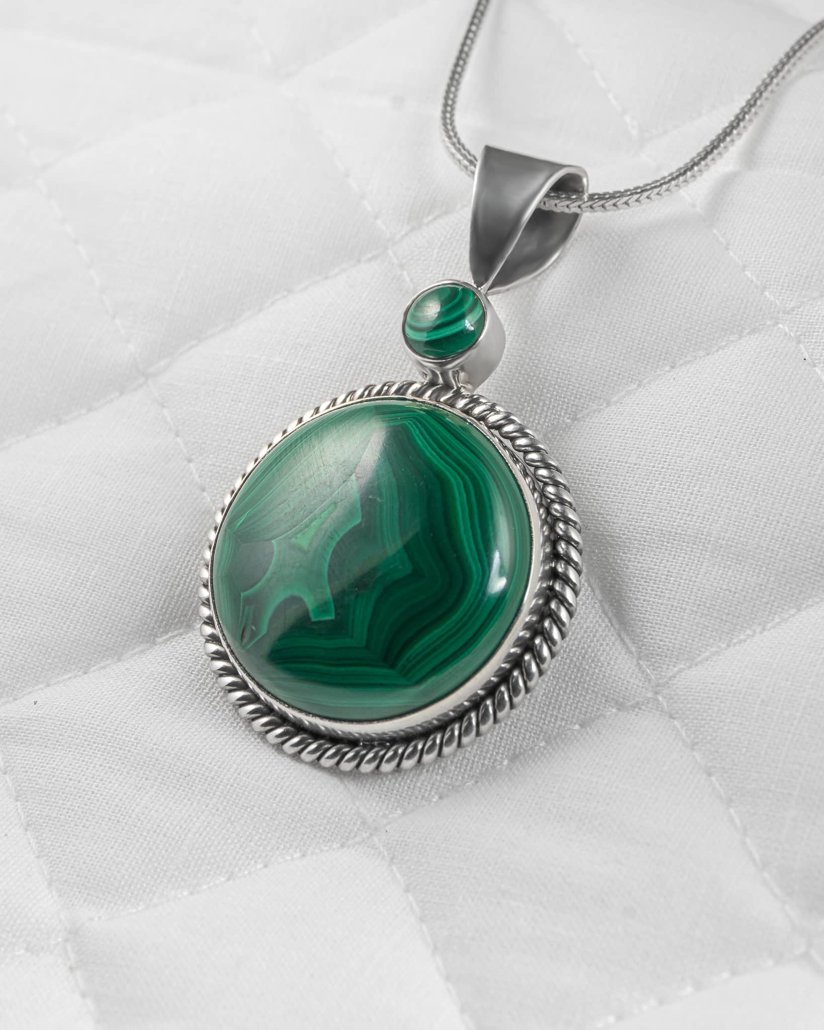 92.5 Sterling Silver Green Malachite Pendant | Twisted Rope Border (Chain Not Included)
